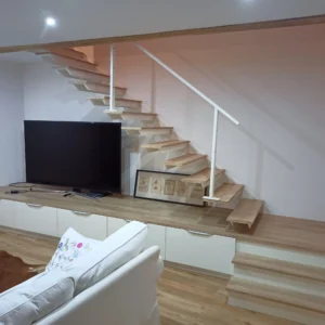 architecte d'intérieur escalier suspendu métal et bois